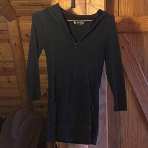 VS Tee Shop Black Zip Up